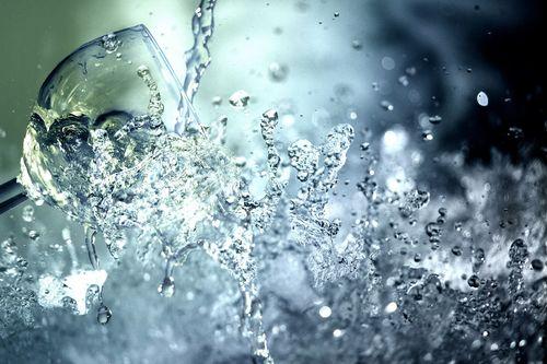 Dricka för mycket vatten - vilka risker finns?